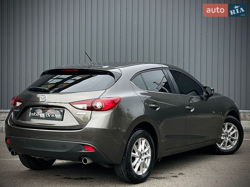 Хетчбек Mazda 3 2015 в Миколаєві