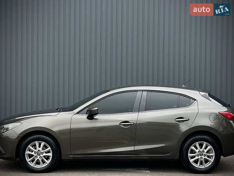 Хетчбек Mazda 3 2015 в Миколаєві