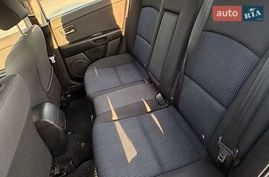 Седан Mazda 3 2005 в Чернівцях