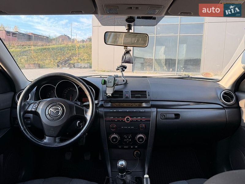 Седан Mazda 3 2005 в Чернівцях