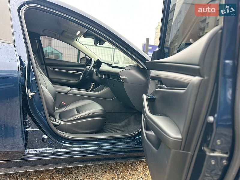 Седан Mazda 3 2019 в Ивано-Франковске