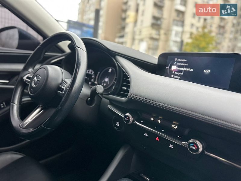 Седан Mazda 3 2019 в Ивано-Франковске