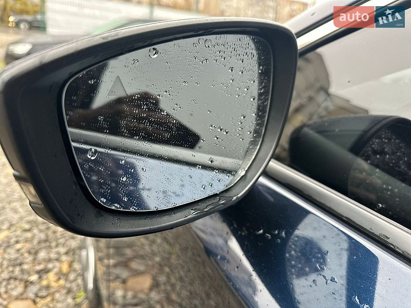 Седан Mazda 3 2019 в Ивано-Франковске