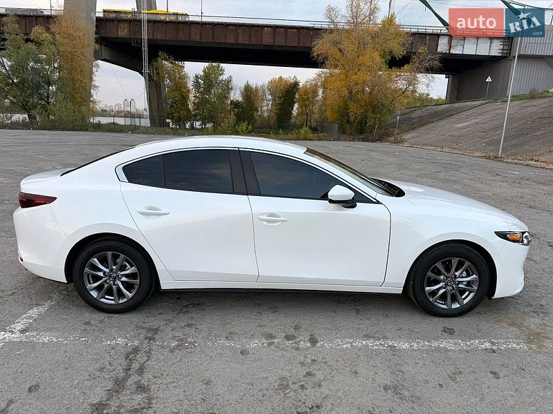 Седан Mazda 3 2023 в Києві