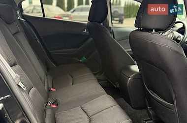 Седан Mazda 3 2017 в Києві