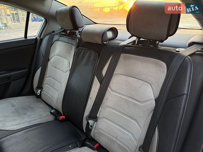 Седан Mazda 3 2007 в Первомайске