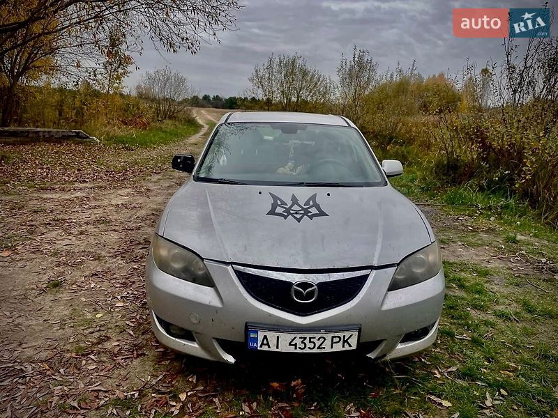 Седан Mazda 3 2006 в Иванкове
