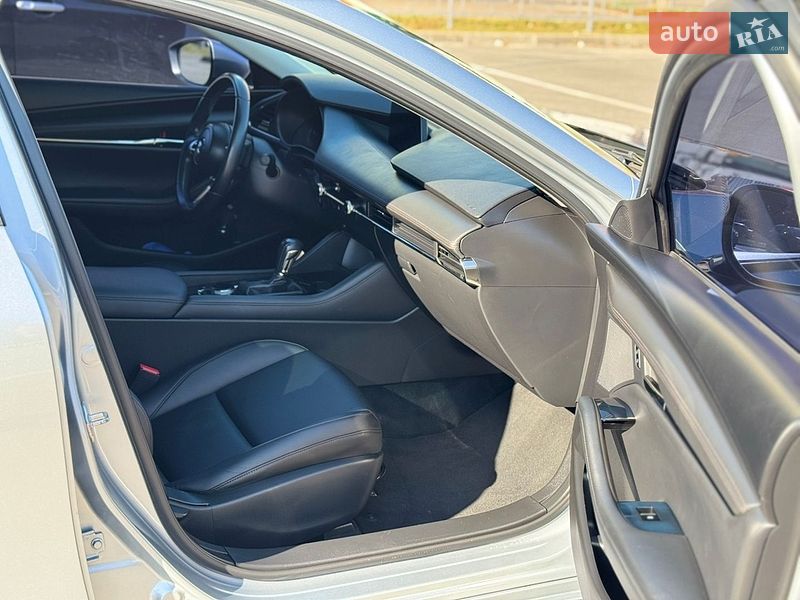 Седан Mazda 3 2019 в Киеве