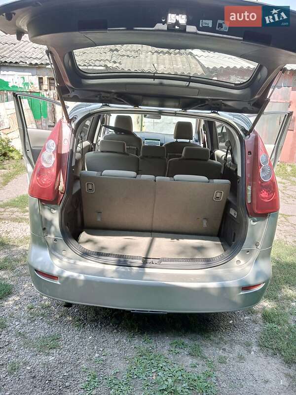 Мінівен Mazda 5 2006 в Лозовій