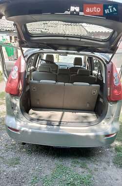 Минивэн Mazda 5 2006 в 