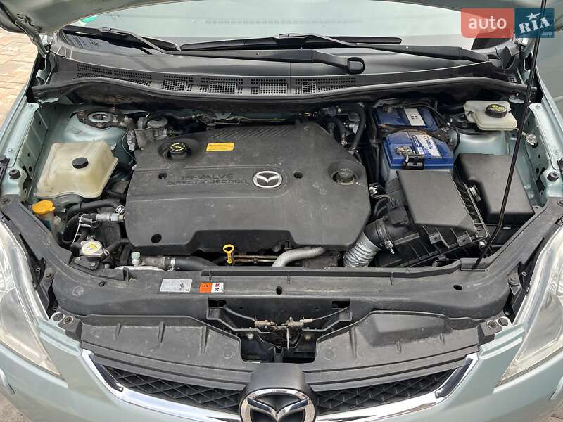 Минивэн Mazda 5 2006 в Косове