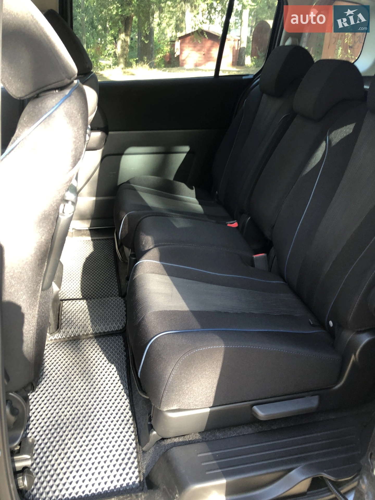 2011 Mazda 5 - мініатюра 6