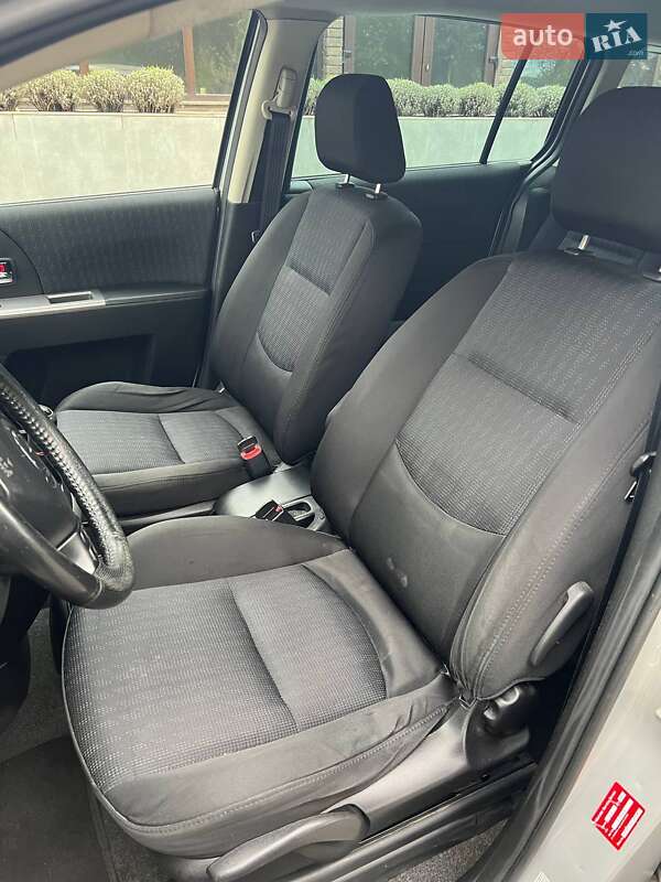 Минивэн Mazda 5 2010 в Черновцах