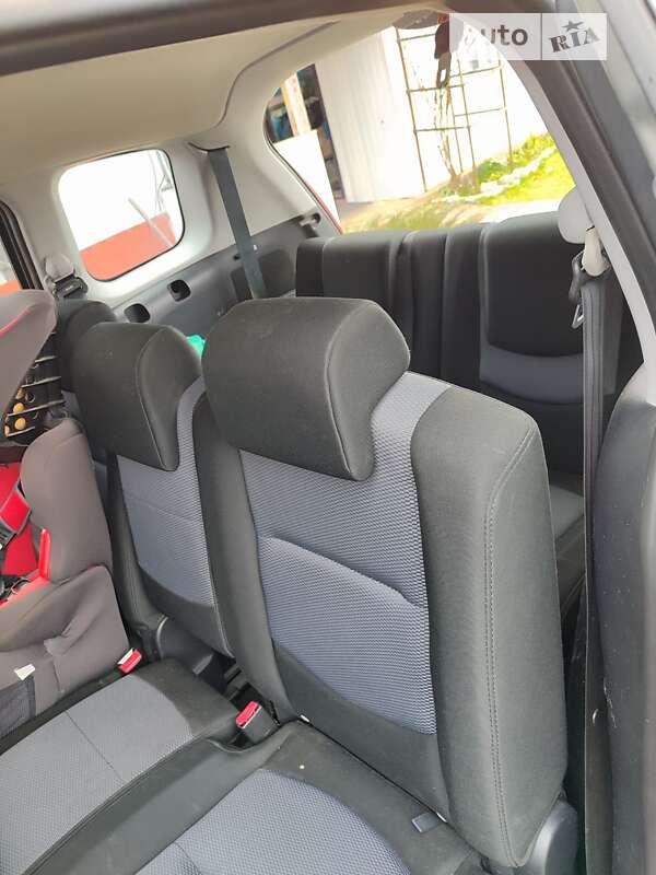 Минивэн Mazda 5 2006 в Каменке-Бугской фото 9 Минивэн Mazda 5 2006 в Каменке-Бугской