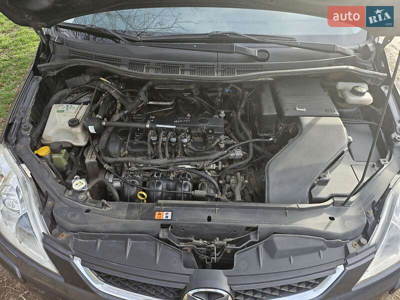 Минивэн Mazda 5 2005 в Киеве