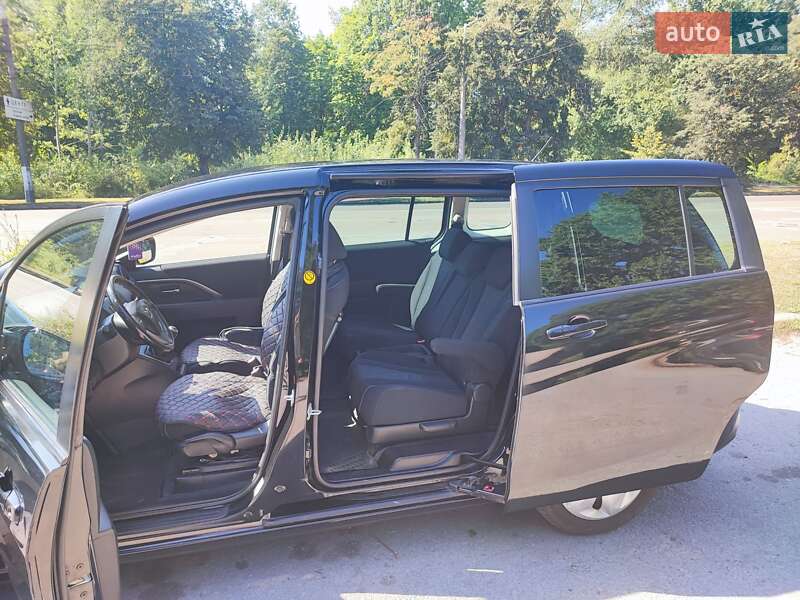 Мінівен Mazda 5 2011 в Житомирі