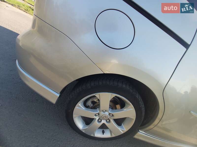 Минивэн Mazda 5 2006 в Ходорове