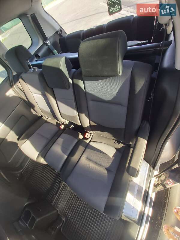 Минивэн Mazda 5 2006 в Ходорове