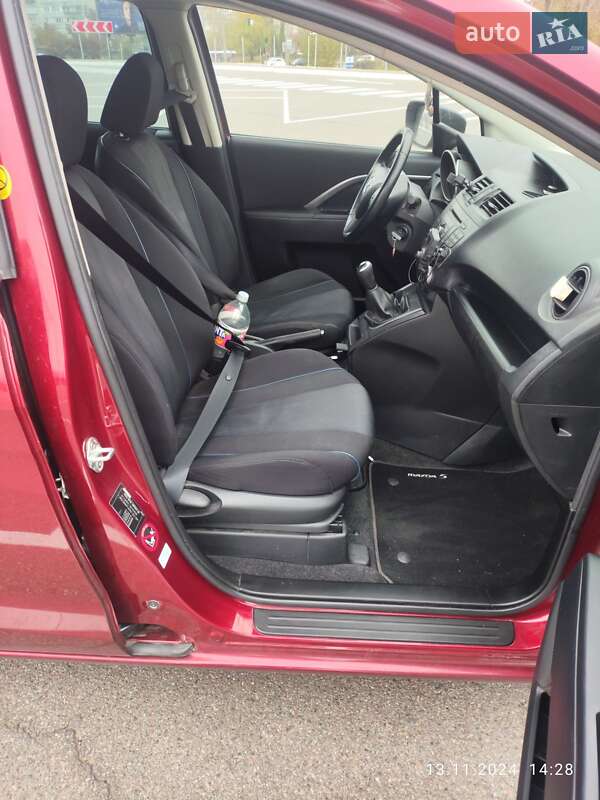 Минивэн Mazda 5 2011 в Киеве
