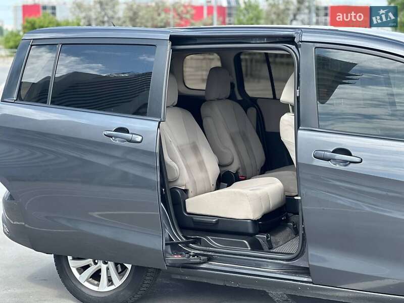 Мінівен Mazda 5 2013 в Києві