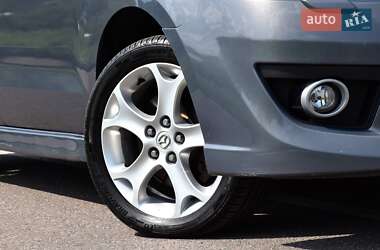 Минивэн Mazda 5 2010 в 