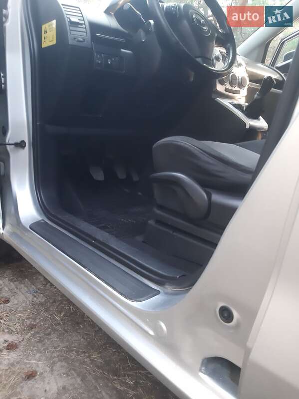 Мінівен Mazda 5 2006 в Павлограді