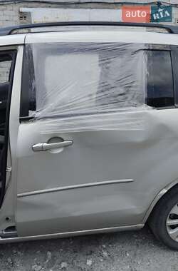 Минивэн Mazda 5 2006 в 