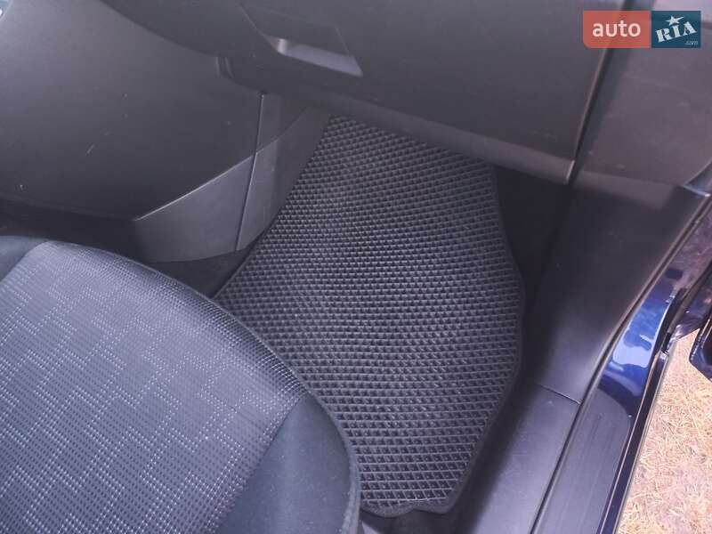 Минивэн Mazda 5 2008 в Львове