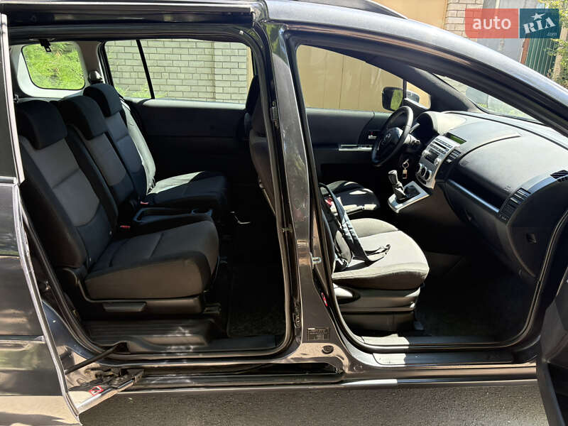 Минивэн Mazda 5 2006 в Днепре