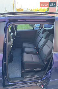 Минивэн Mazda 5 2006 в Ровно