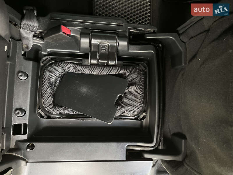 Минивэн Mazda 5 2006 в Днепре