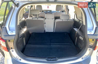Минивэн Mazda 5 2011 в 