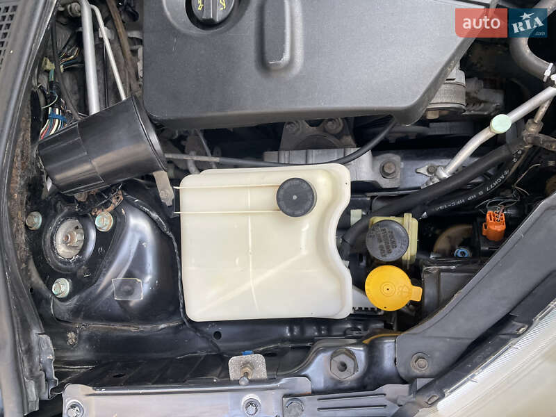 Мінівен Mazda 5 2006 в Одесі