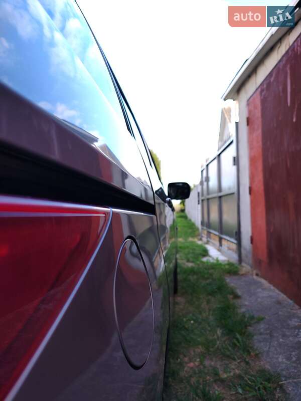 Минивэн Mazda 5 2010 в Киеве