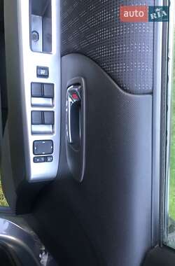 Мінівен Mazda 5 2009 в  фото 10 Мінівен Mazda 5 2009 в