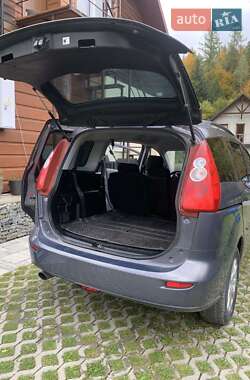 Минивэн Mazda 5 2006 в  фото 10 Минивэн Mazda 5 2006 в