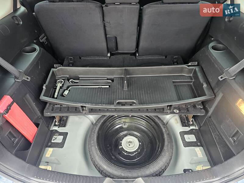 Минивэн Mazda 5 2010 в Мукачево