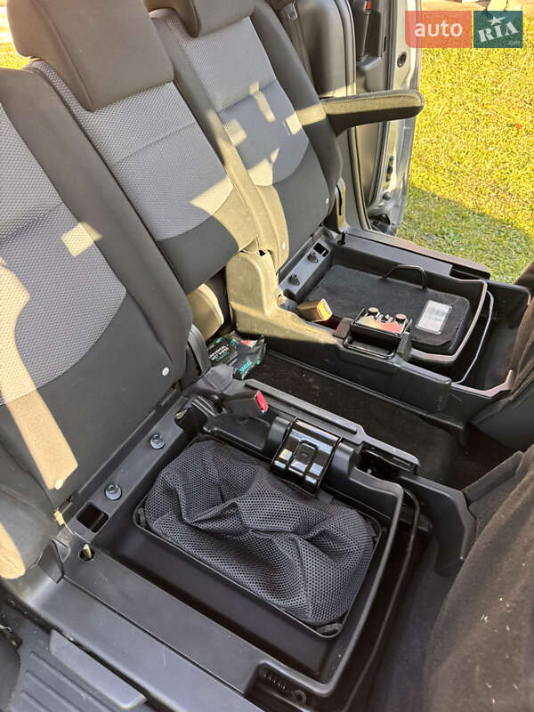 Минивэн Mazda 5 2006 в Косове фото 23 Минивэн Mazda 5 2006 в Косове