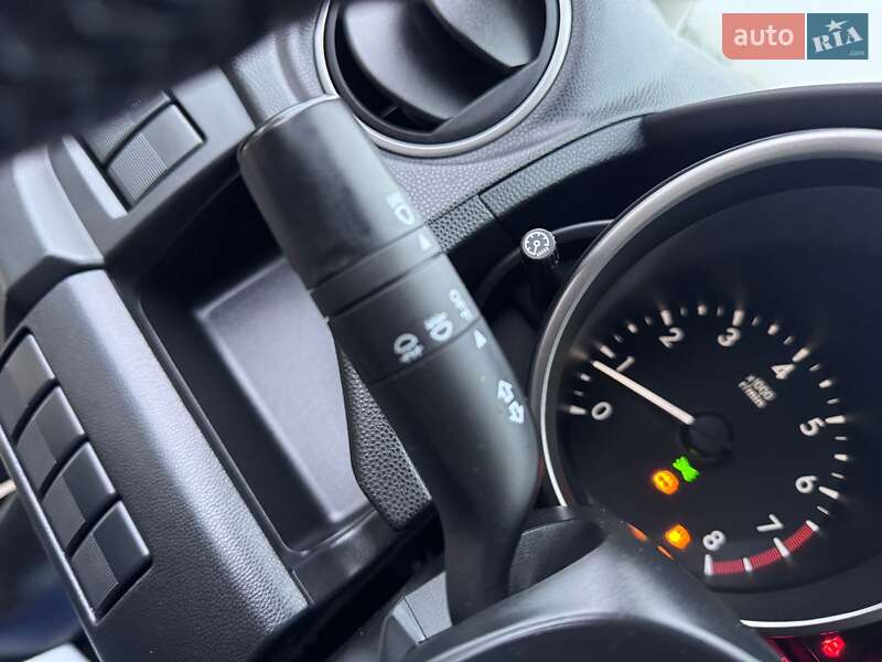 Минивэн Mazda 5 2013 в Киеве