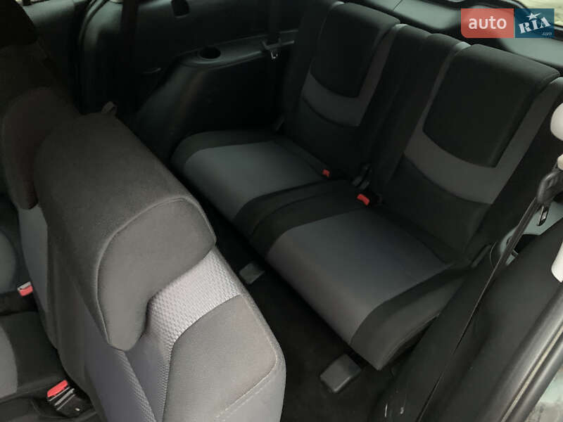 Мінівен Mazda 5 2007 в Ізмаїлі фото 23 Мінівен Mazda 5 2007 в Ізмаїлі