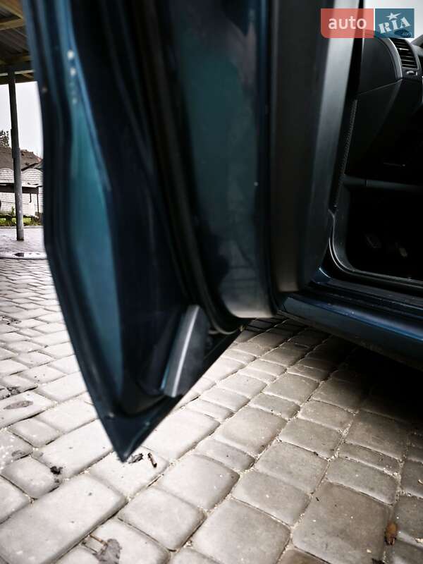 Минивэн Mazda 5 2005 в Кривом Роге