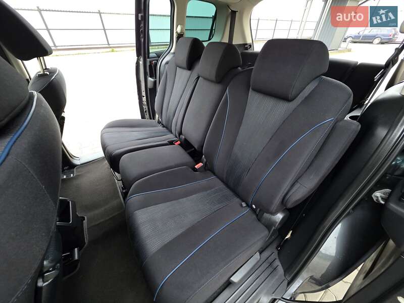 Минивэн Mazda 5 2011 в Луцке