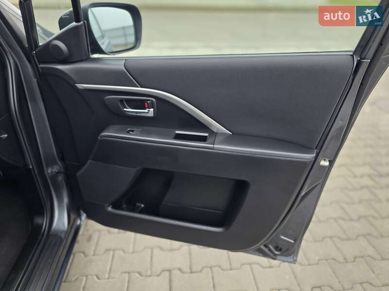 Минивэн Mazda 5 2011 в Луцке