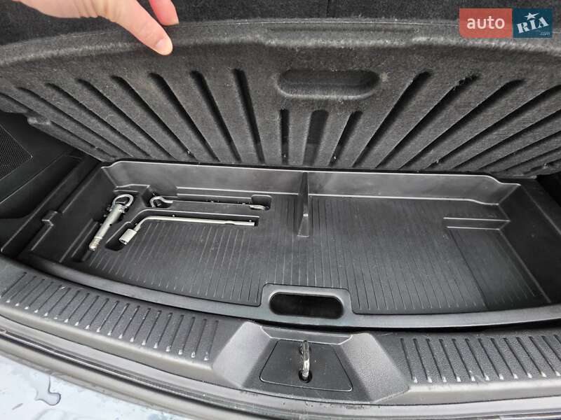 Минивэн Mazda 5 2011 в Луцке