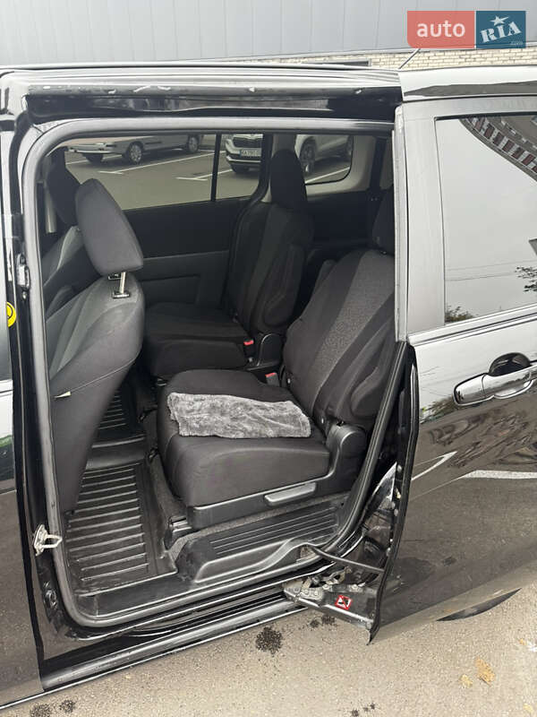 Мінівен Mazda 5 2011 в Києві