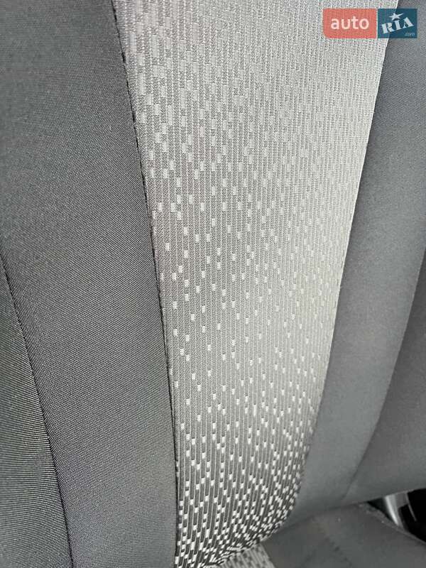 Мінівен Mazda 5 2011 в Києві фото 13 Мінівен Mazda 5 2011 в Києві