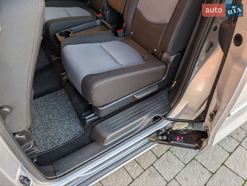 Мінівен Mazda 5 2006 в Івано-Франківську