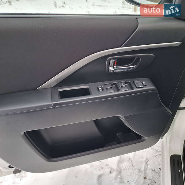 Минивэн Mazda 5 2010 в Луцке