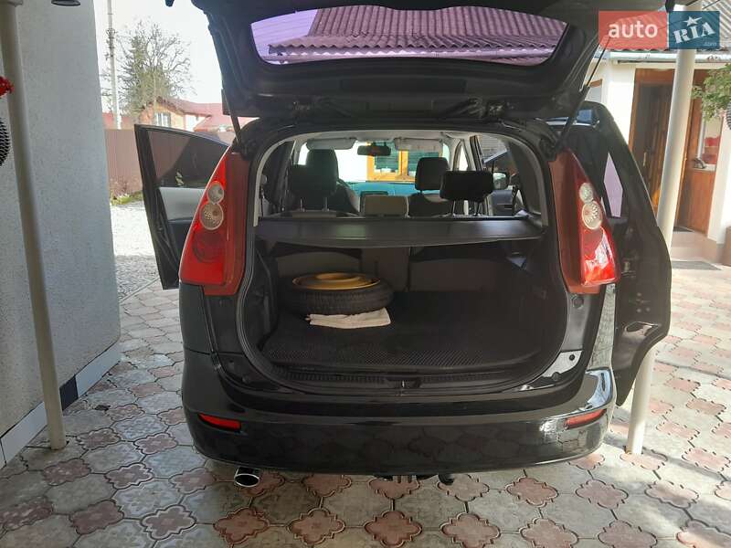 Минивэн Mazda 5 2006 в Тлумаче