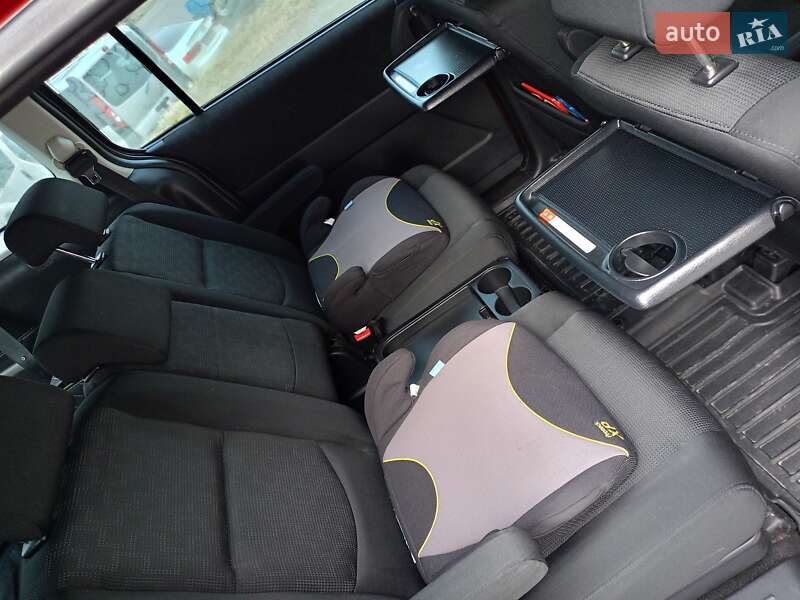 Минивэн Mazda 5 2008 в Львове